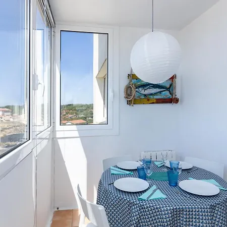 Apartment Face A La *