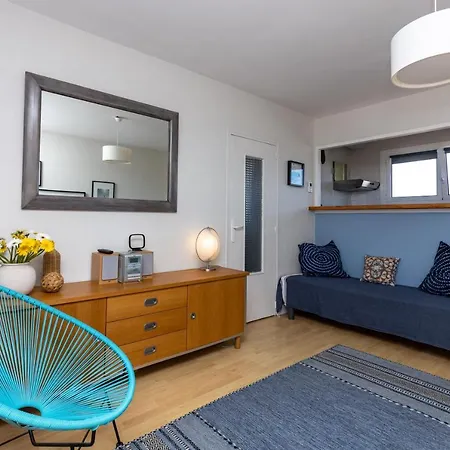 Apartment Face A La